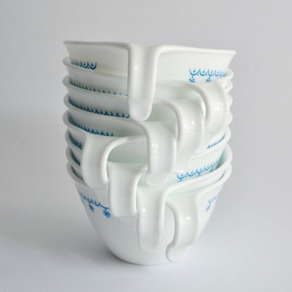 Corelle Snowflake Vintage Mugs Lot of 8 Hook Handles Handle - Picture 5 of 8